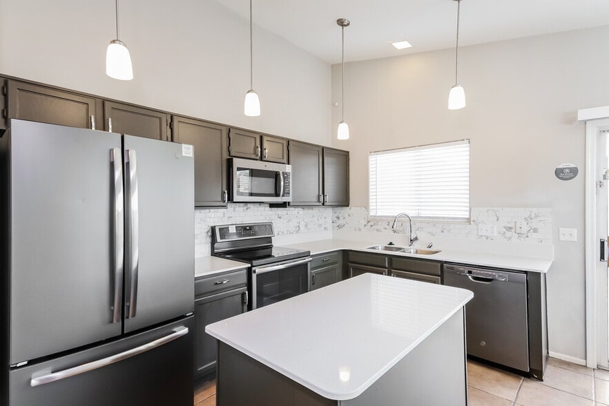 Building Photo - 21632 N 33rd Ave