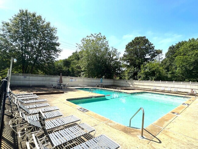 Building Photo - 3324 Devaughn Dr