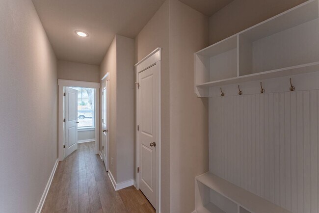 Building Photo - 2246 Rocoso Trl