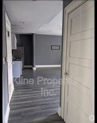 Building Photo - 1703.5 E Michigan St