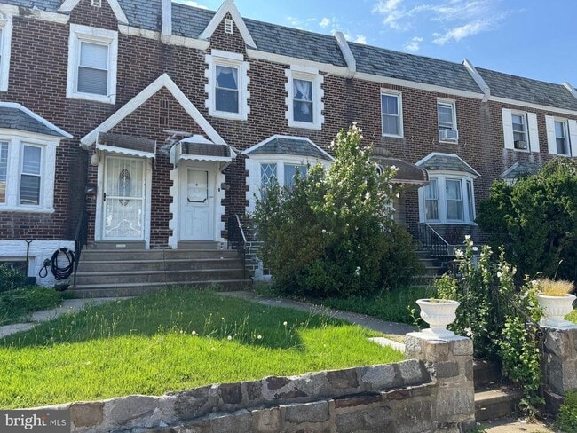 Primary Photo - 6738 Grovers Ave