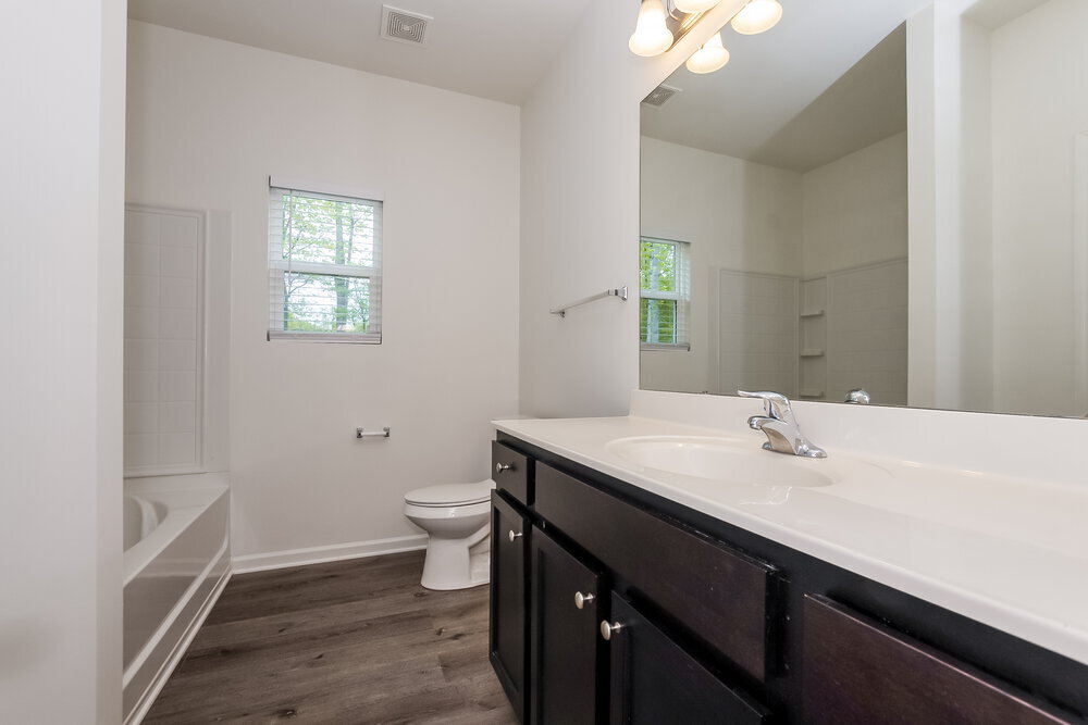 Building Photo - 1230 Doby Springs Dr