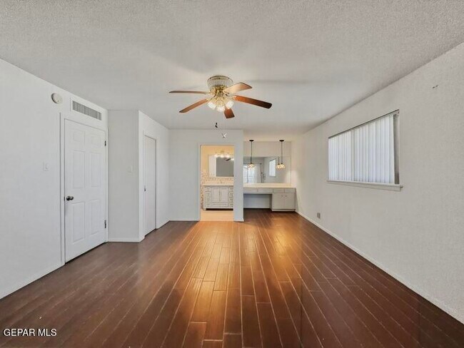 Building Photo - 9000 Rancich St