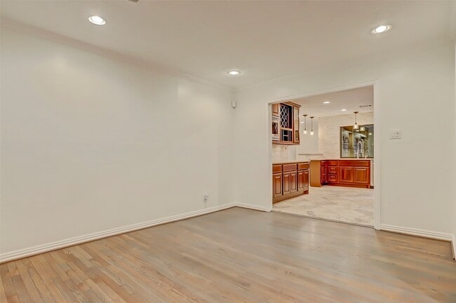 Building Photo - 5438 Briarbend Dr