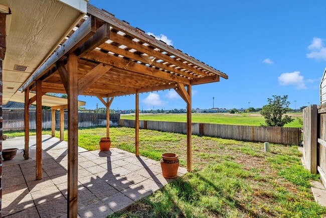 Building Photo - 5409 San Saba Ct