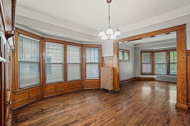 Building Photo - Murray Lower Flat