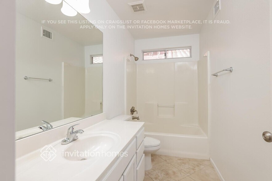 Building Photo - 4759 E Angela Dr