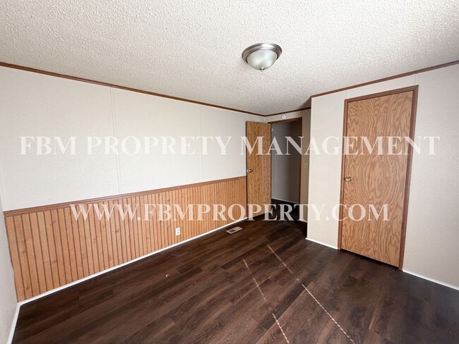 Building Photo - 1054 Cosby Rd