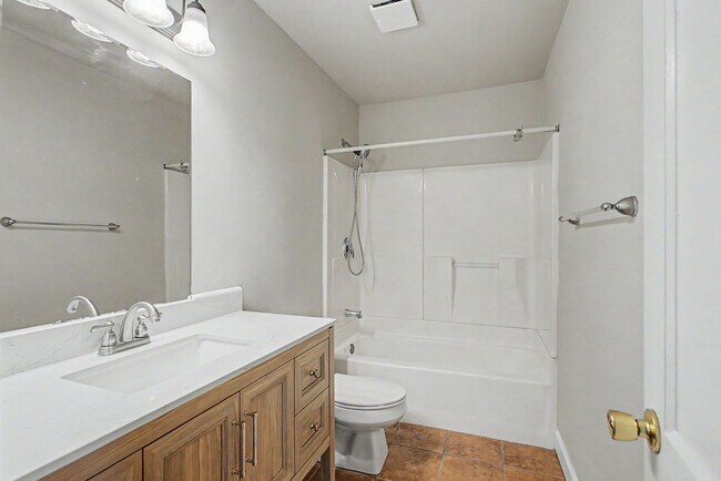 Building Photo - 317 Maney Dr