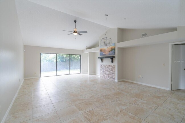 Building Photo - 660 Holbrook Cir