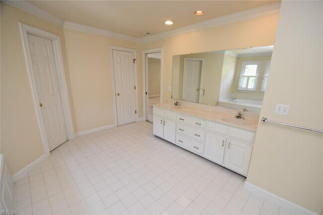 Building Photo - 1514 Bordeaux Pl