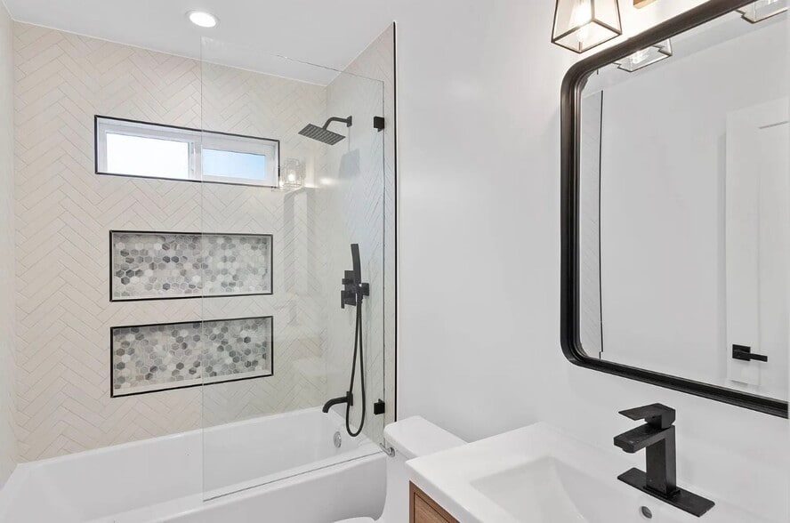 Building Photo - 6319 Camellia Ave