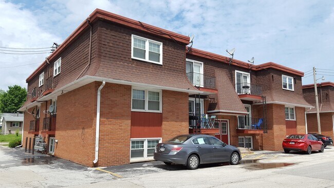 Building Photo - 2315 Jebens Ave