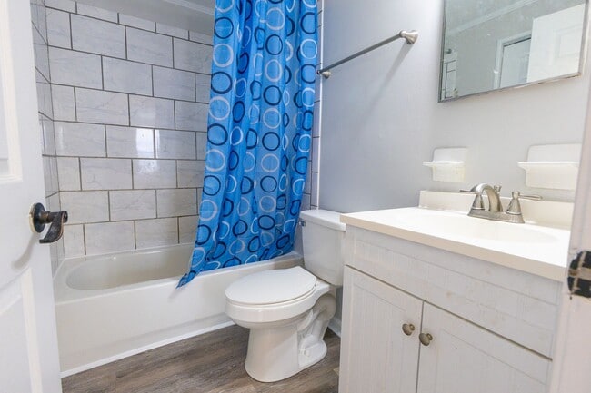 Building Photo - One Level Single Family Home in Madison He...