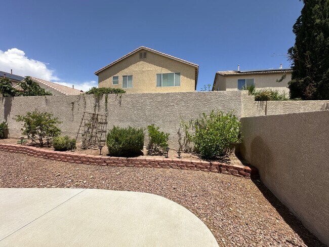 Building Photo - 9900 Shadow Grove Ave