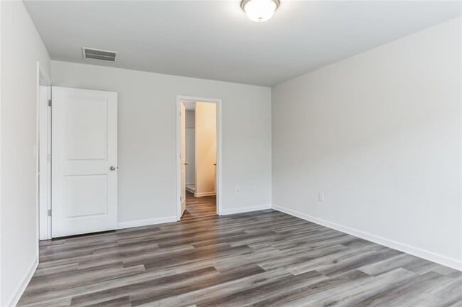 Building Photo - 512 Amelia Ct