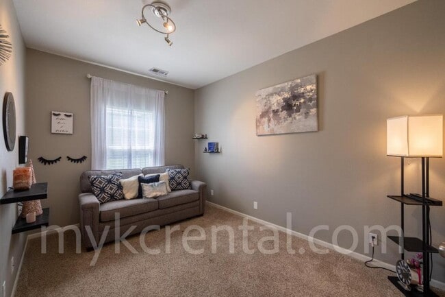 Building Photo - 1201 N Mart-way Dr