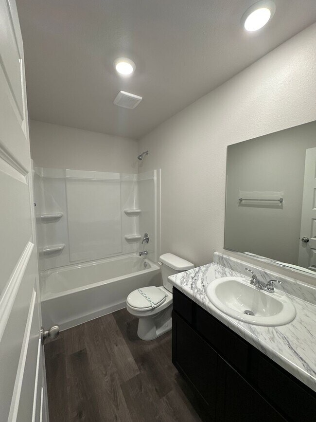 Building Photo - Newer 3-Bed, 2-Bath Home in Claremore — Modern Comfort & Style Designed for You