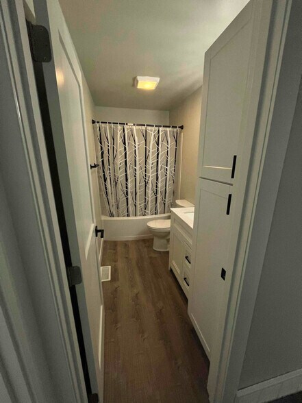 Building Photo - 2505 Hancock Ave