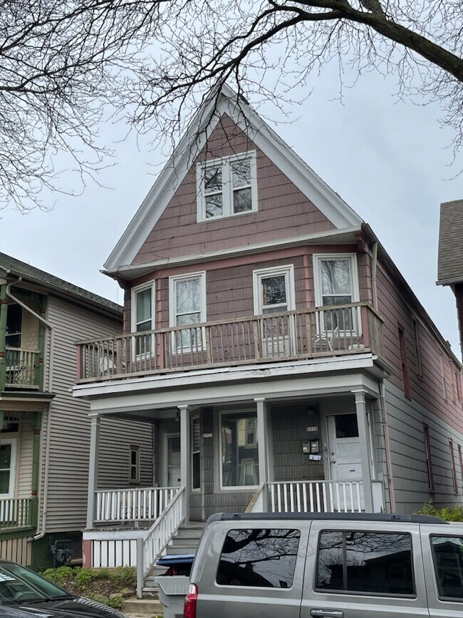 Primary Photo - 1717 N Astor St