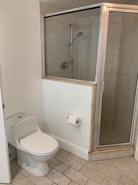 Bathroom - 400 E Colonial Dr