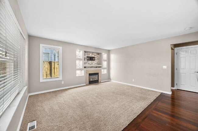 Building Photo - RENTED ~ THIS PROPERTY IS NO LONGER AVAILABLE~ ** This beautiful light filled home offers 4-bedro...