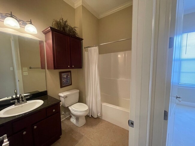 Building Photo - Beautiful Home In Upscale Provenance Commu...