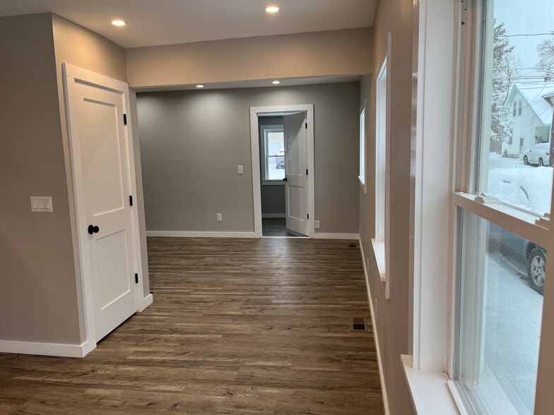 Building Photo - 110 Edgemere Rd