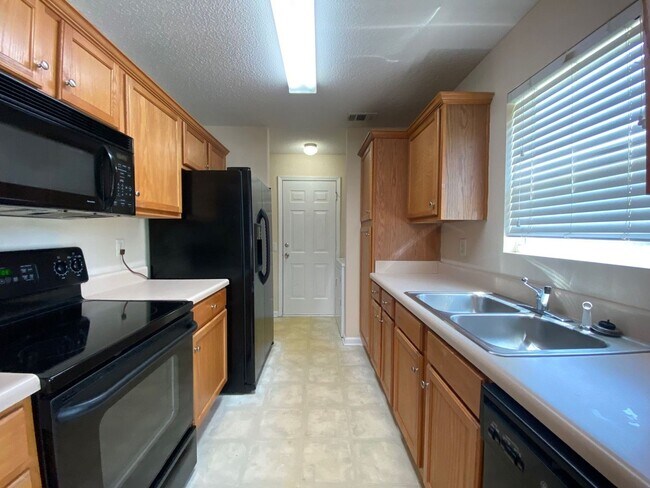 Building Photo - PRE-LEASING FOR JULY 10TH!  1/2 OFF SECURI...