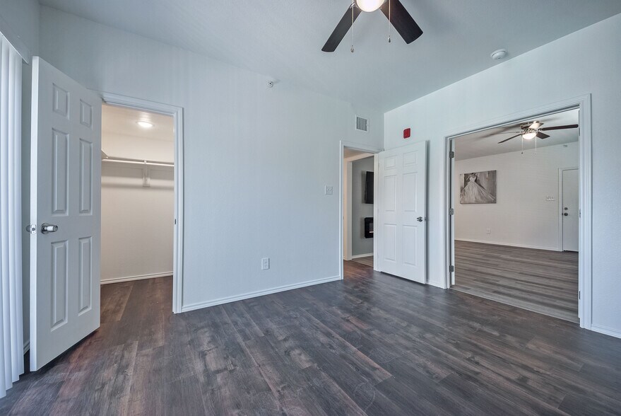 Building Photo - 11234 Park Central Pl