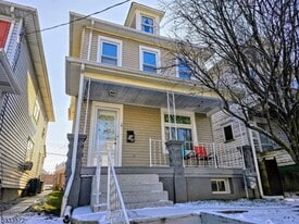 Building Photo - 192 Summit Ave