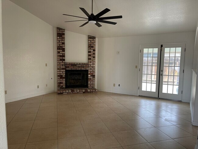 Building Photo - 1691 Yorktown Ct