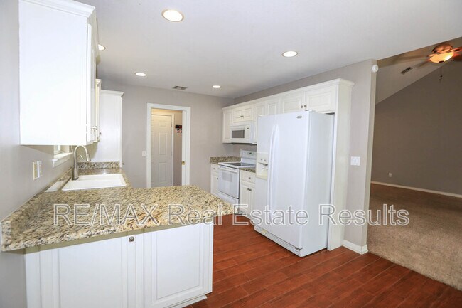 Building Photo - 3606 SE 8th St