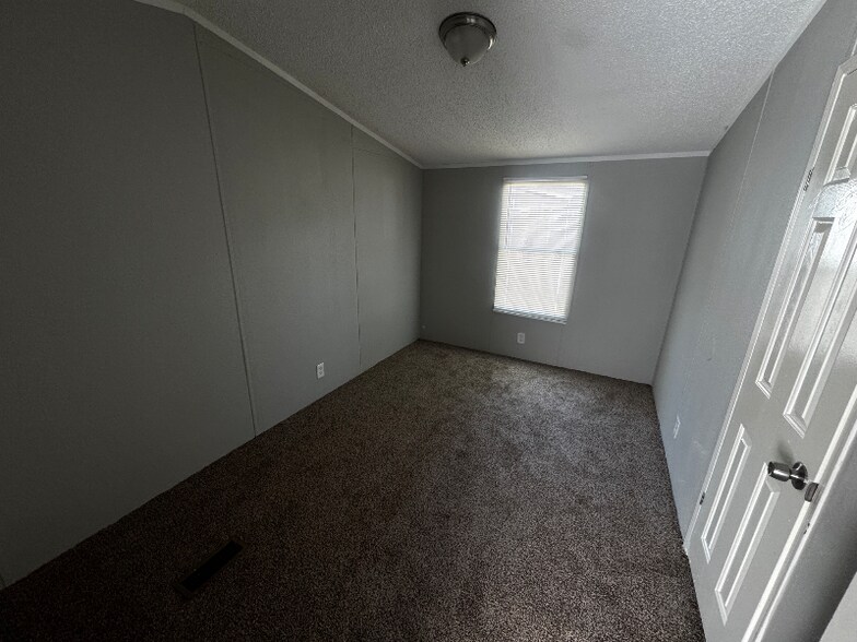 Building Photo - 141 Fox Meadow Dr