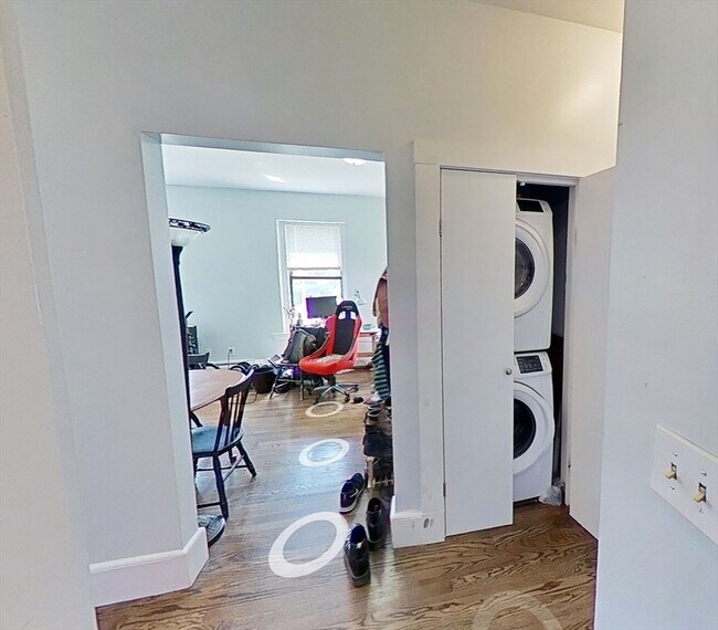 Building Photo - 83 Highland St