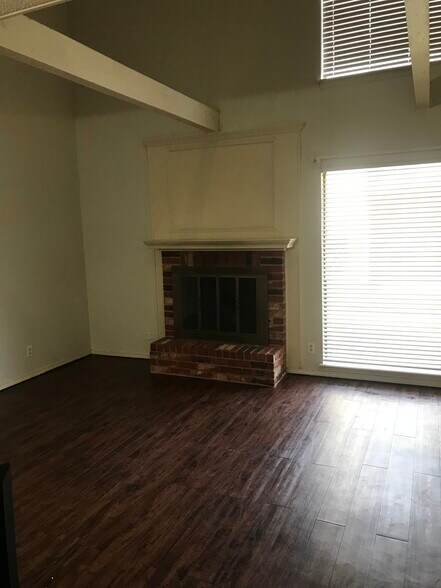 Building Photo - 1201 Sequoyah St