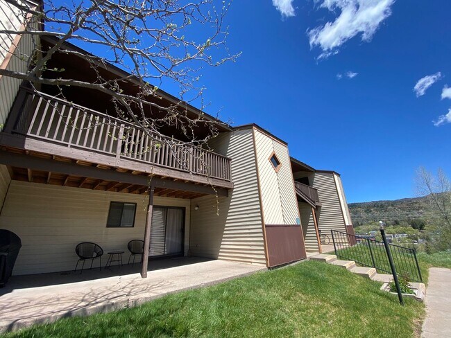Building Photo - 1210 Avenida Del Sol