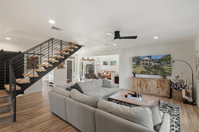 Building Photo - 310 Saddle Blanket Dr