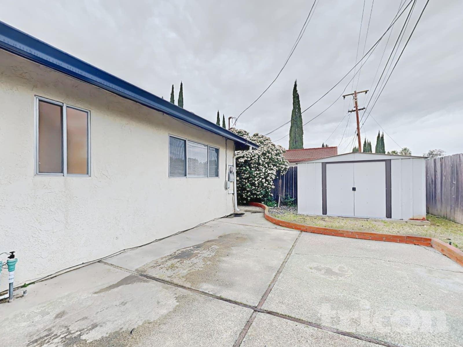 Building Photo - 1213 Essex Dr