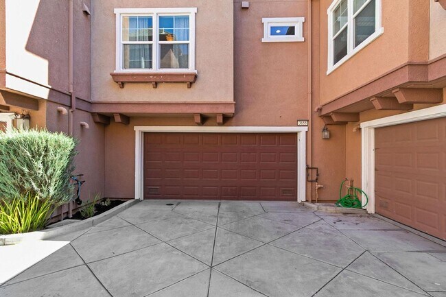 Building Photo - 3655 Branding Iron Pl