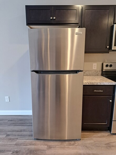 Stainless Steel Appliances - 3130 Burlew Blvd
