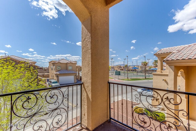 Building Photo - 3654 Almond Beach Dr