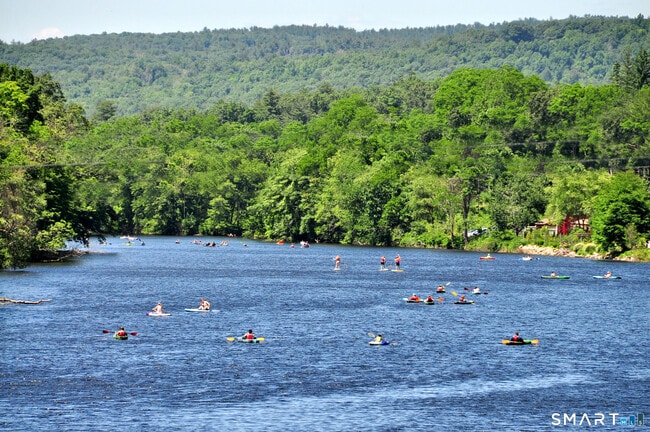 Building Photo - 59 Bridge St