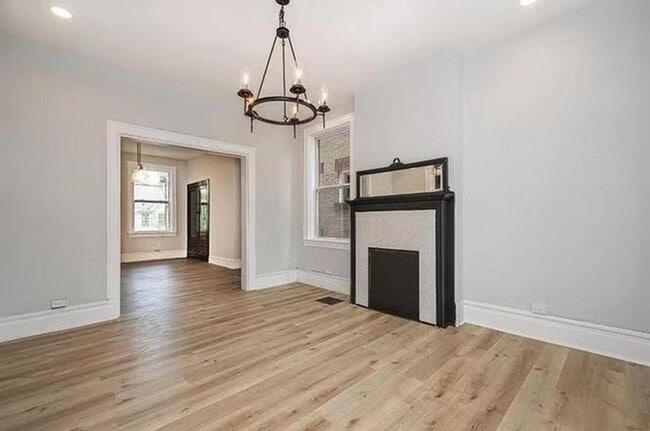 Building Photo - 5 bedroom home in the Upper Hill District