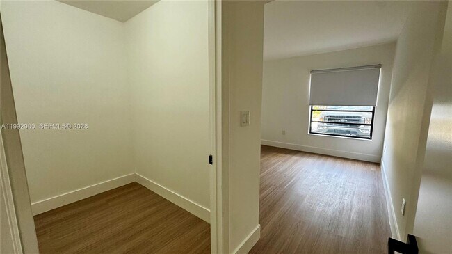 Building Photo - 5900 SW 127th Ave