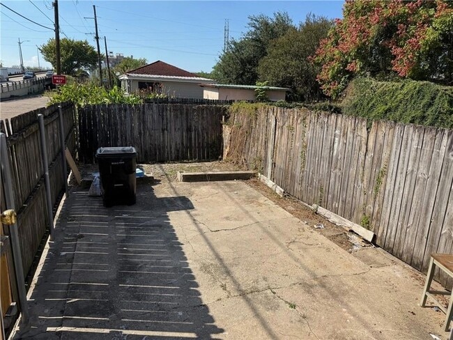 Building Photo - 1500 Clouet St