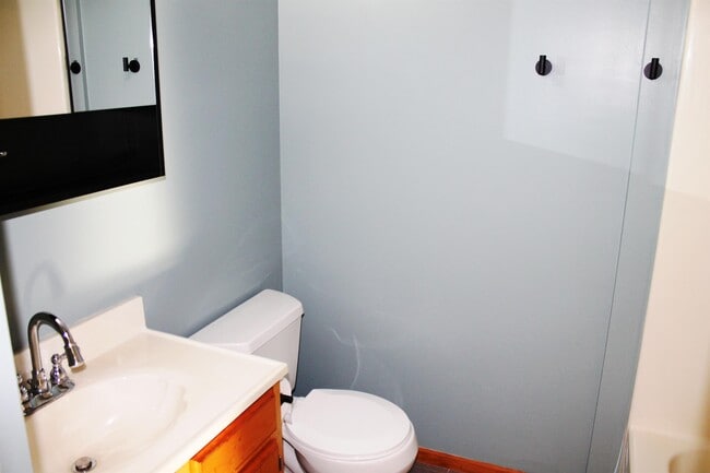 Building Photo - 57 S Mast St