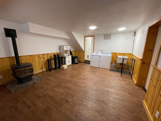 Building Photo - 1068 Cherokee St