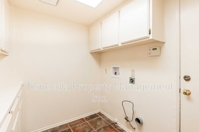 Building Photo - 39721 Casandra Ct