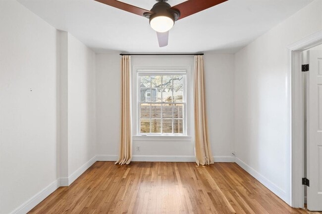 Building Photo - 1318 Bonham Terrace
